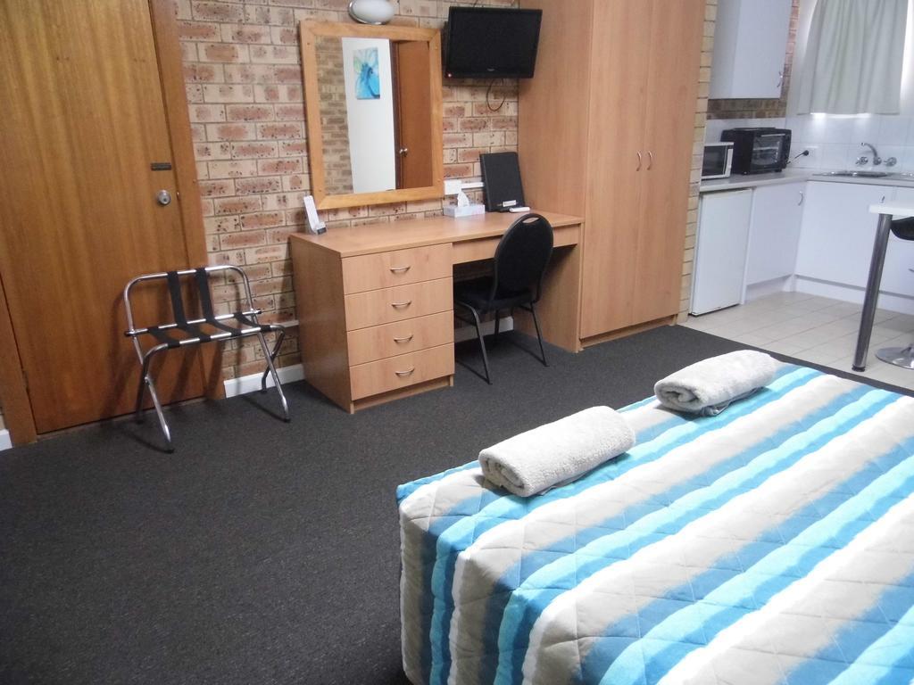 Nanango Fitzroy Motel Bagian luar foto