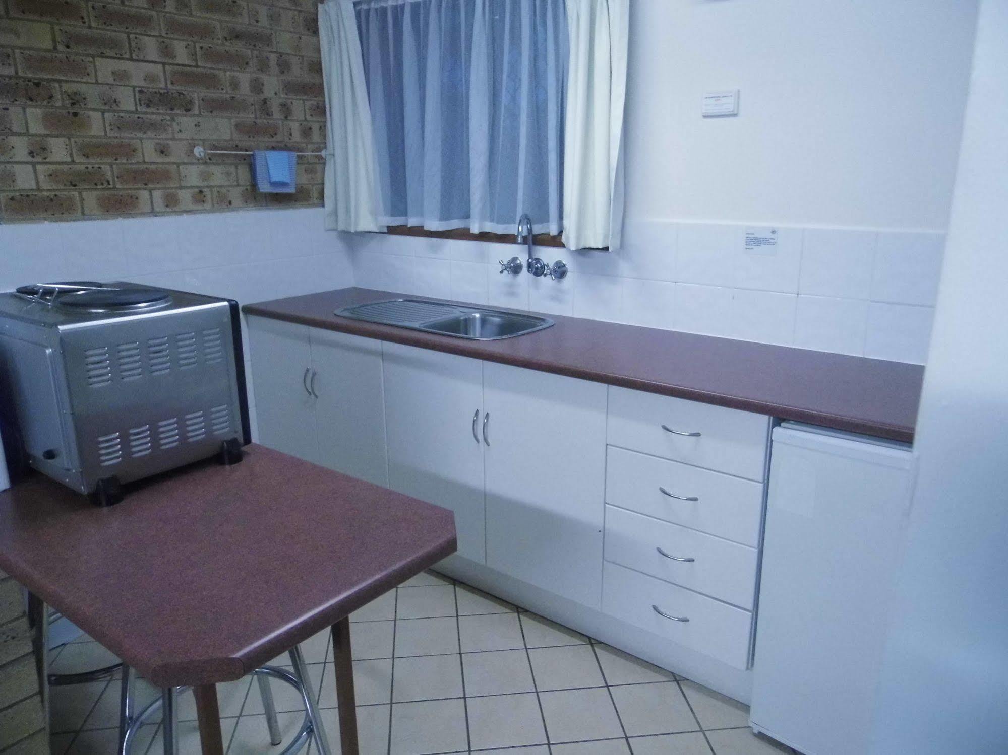 Nanango Fitzroy Motel Bagian luar foto